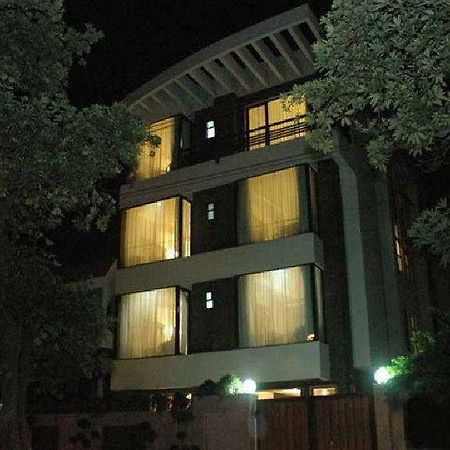 Dolphinn Delhi (National Capital Territory of India) Exterior foto