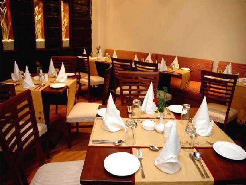 Dolphinn Delhi (National Capital Territory of India) Exterior foto