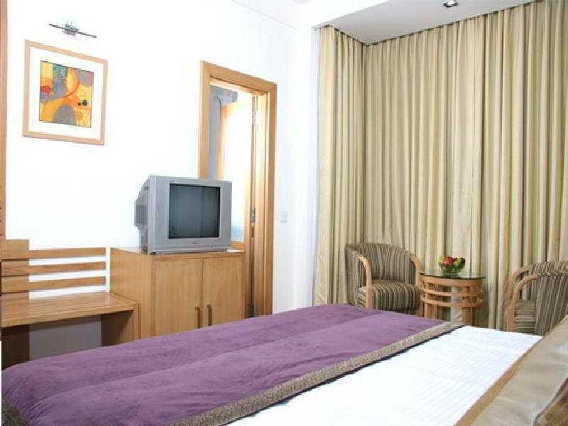 Dolphinn Delhi (National Capital Territory of India) Exterior foto