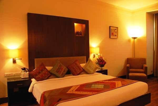 Dolphinn Delhi (National Capital Territory of India) Exterior foto