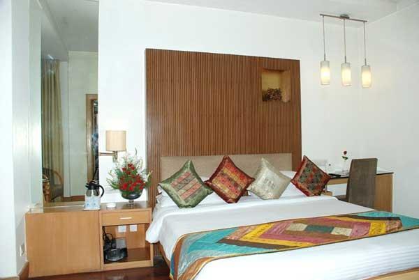 Dolphinn Delhi (National Capital Territory of India) Exterior foto